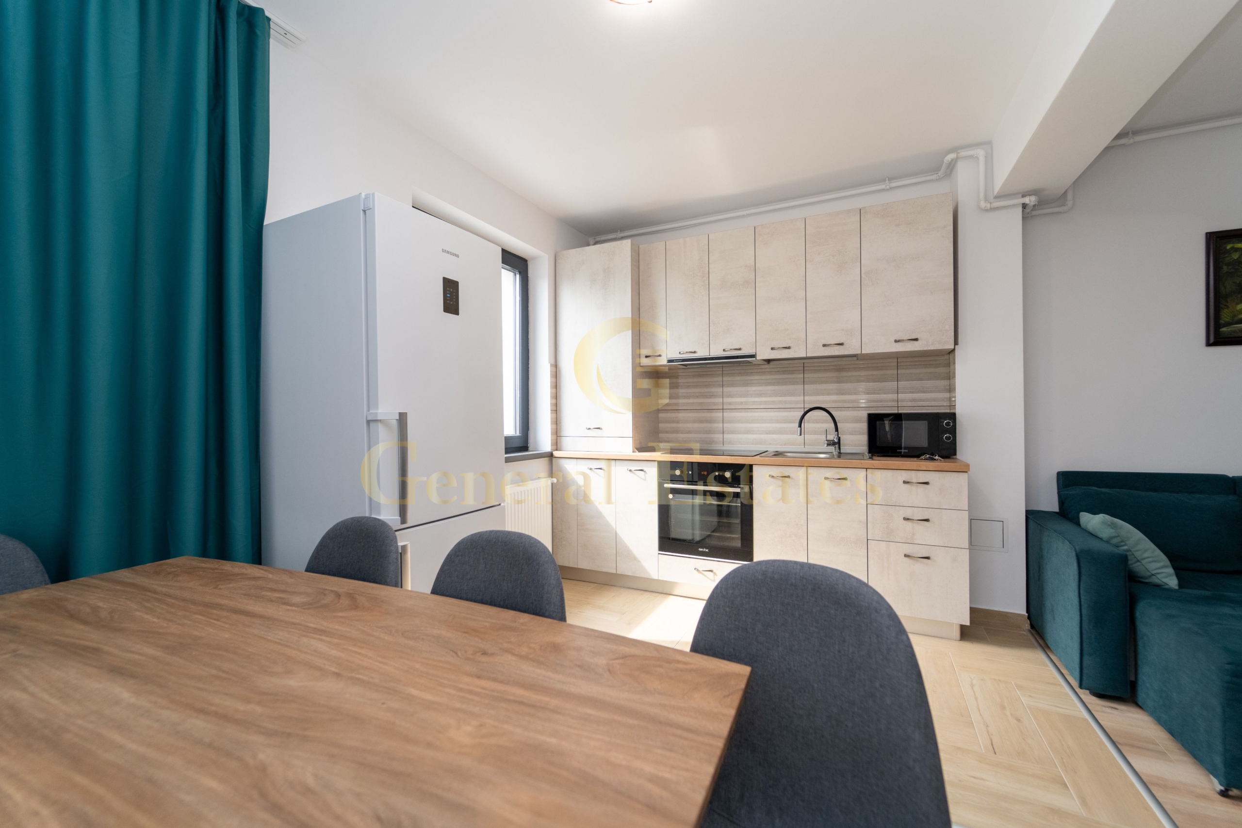 Apartament de închiriat cu 2 camere în Tractorul, Brașov